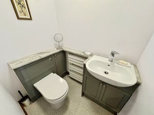 Photo 6- click for photo gallery